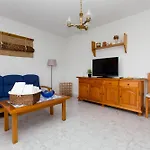 Villa-piedralaves-amatalasvinas-piscina-4 Viviendas פיידרלבס