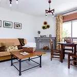בית נופש Villa-piedralaves-amatalasvinas-piscina-4 Viviendas פיידרלבס