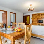 Villa-piedralaves-amatalasvinas-piscina-4 Viviendas בית נופש