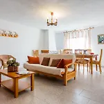 Villa-piedralaves-amatalasvinas-piscina-4 Viviendas * פיידרלבס