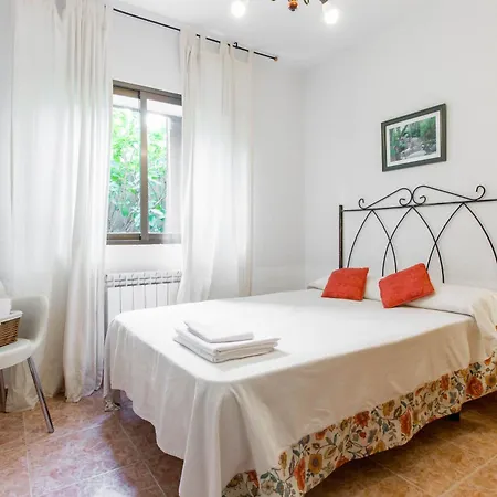 בית נופש Villa-piedralaves-amatalasvinas-piscina-4 Viviendas *