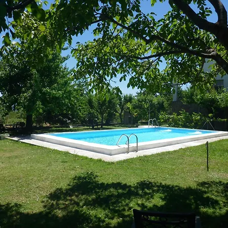 Villa-piedralaves-amatalasvinas-piscina-4 Viviendas