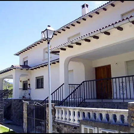 Villa-piedralaves-amatalasvinas-piscina-4 Viviendas * פיידרלבס