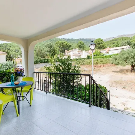 Vakantiehuis Villa-piedralaves-amatalasvinas-piscina-4 Viviendas