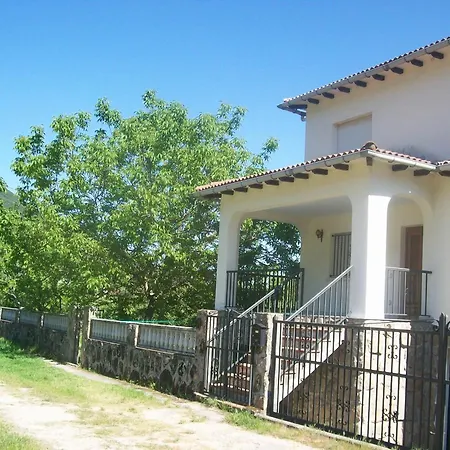 Villa-piedralaves-amatalasvinas-piscina-4 Viviendas
