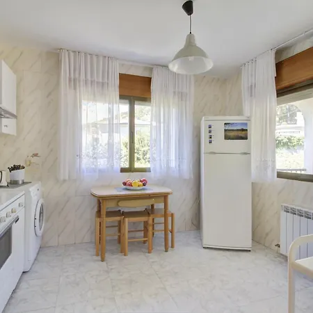 Villa-piedralaves-amatalasvinas-piscina-4 Viviendas * פיידרלבס