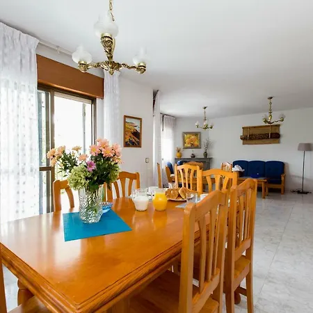 Villa-piedralaves-amatalasvinas-piscina-4 Viviendas פיידרלבס