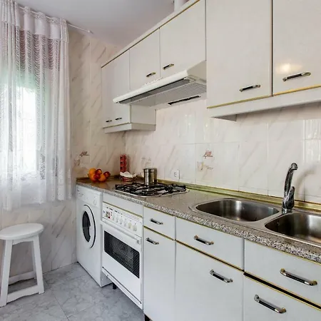 בית נופש Villa-piedralaves-amatalasvinas-piscina-4 Viviendas