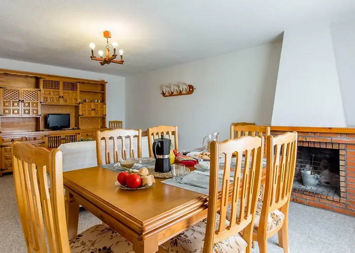 Villa-piedralaves-amatalasvinas-piscina-4 Viviendas * Пьедралавес