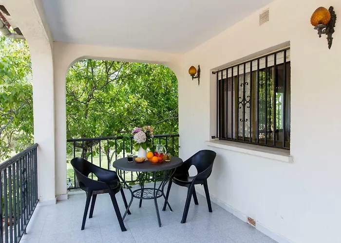 Дом отдыха Villa-piedralaves-amatalasvinas-piscina-4 Viviendas